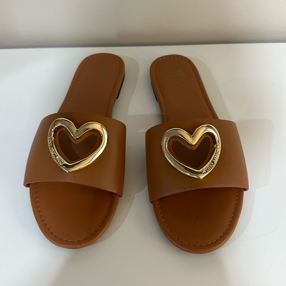 Love Moshchino sandals